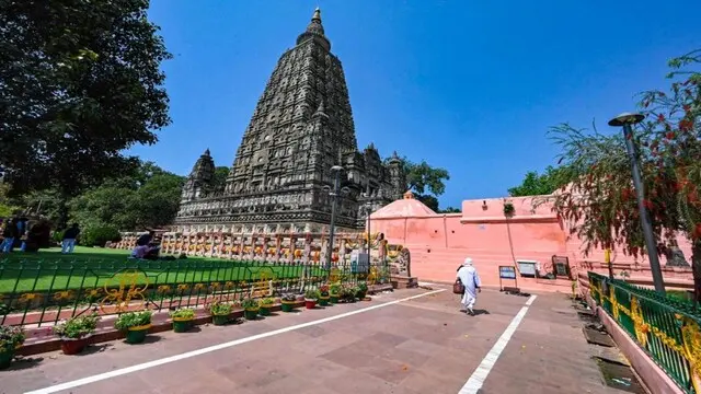 Buddhist Circuit | Delhi–India–Nepal–Delhi: Experience a blend of pilgrimage sites and luxury on the Mahaparinirvan Express, covering Sravasti, Rajgir, Nalanda, and Bodh Gaya over eight days.
