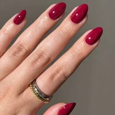 dark red short nails