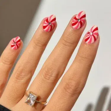 Peppermint manicure