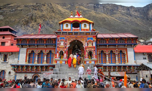 Approval Granted for the Erection of Lord Vishnu's Sudarshan Chakra at Badrinath Temple Site