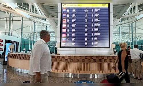 Bali Airport Fully Reopens Operations Following Significant Volcanic Eruption in Eastern Indonesia