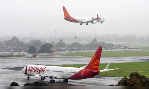 IndiGo Crisis: SpiceJet Steps In with 30 Emergency Flights from Delhi and Mumbai
