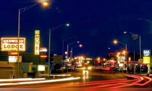 Centennial Journey Along Route 66: Celebrating 100 Years of the Mother Road with Classic Diners, Neon Signs, Native American Heritage, and Iconic Landmarks from Chicago to Santa Monica