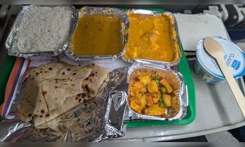 IRCTC Could Halt Onboard Meal Services Due to LPG Shortage in Long-Distance Food Kitchens