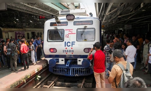 Mumbai to Launch India’s First Non-AC Local Train with Closed Doors: Everything You Need to Know