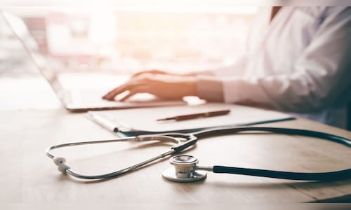 Trump Administration Eases Travel Ban Regulations, Allows Foreign Doctors to Apply for Visas