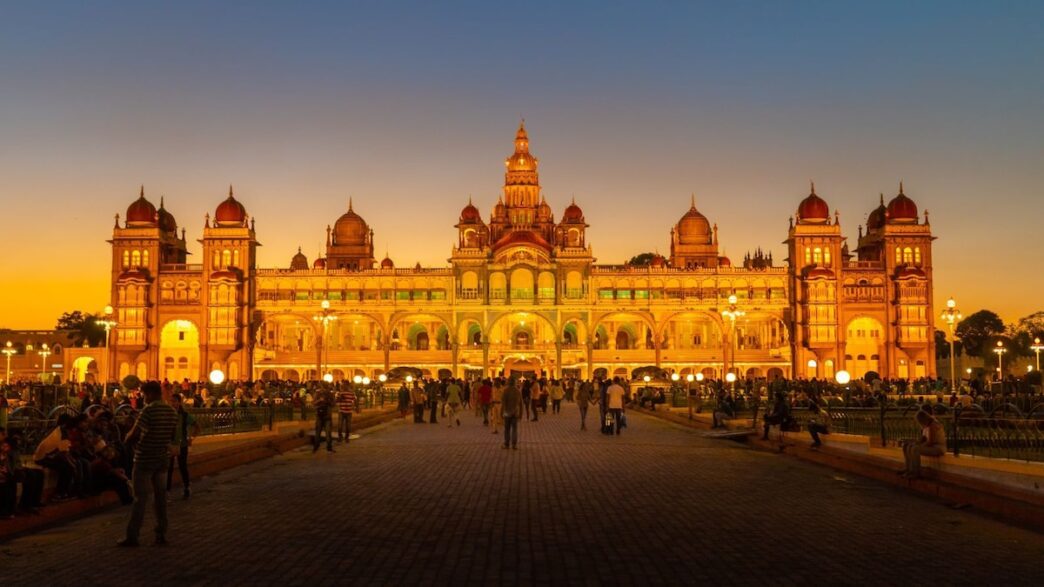Exploring India: 10 Cities Ideal for Walking Tours, Heritage Paths, and Authentic Local Experiences from Mumbai to Varanasi