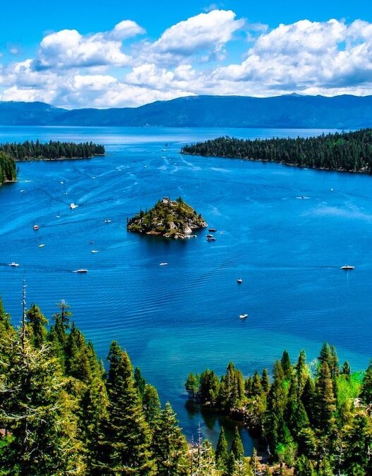 10 Most Stunningly Blue Lakes Around the Globe That Seem Almost Unreal