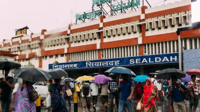From Howrah Junction to Chhatrapati Shivaji Maharaj Terminus: The 10 Busiest Train Stations in India